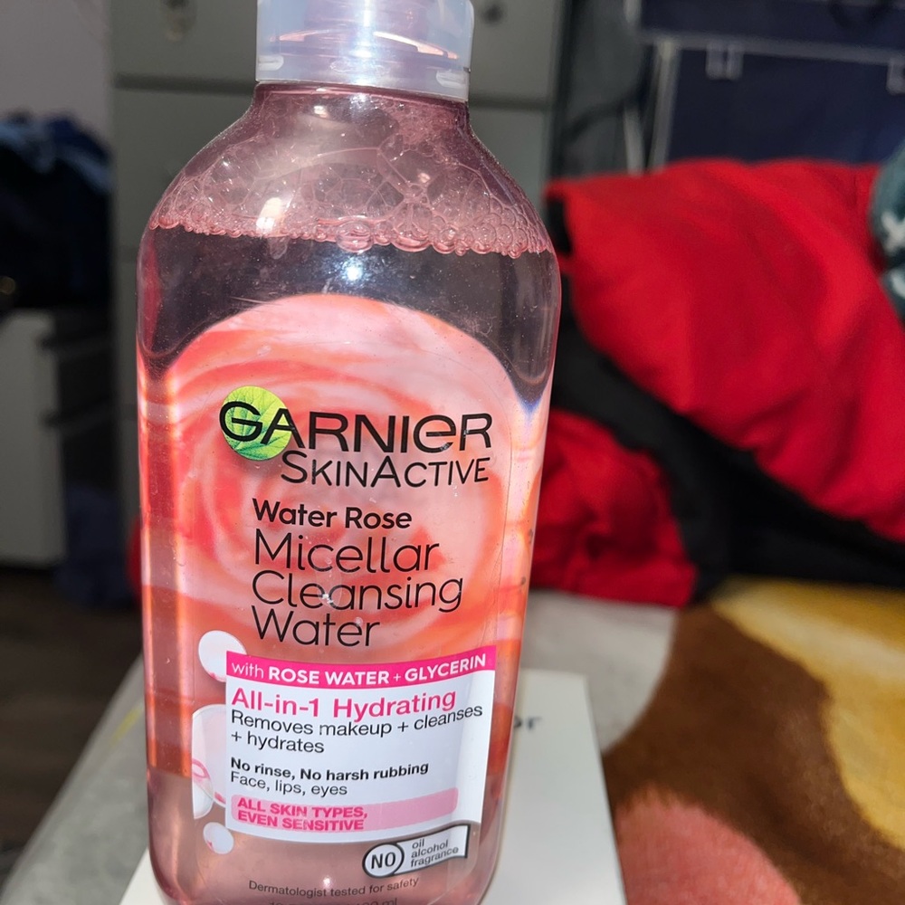 Garnier SkinActive Water Rose Micellar Cleansing Water - Pink